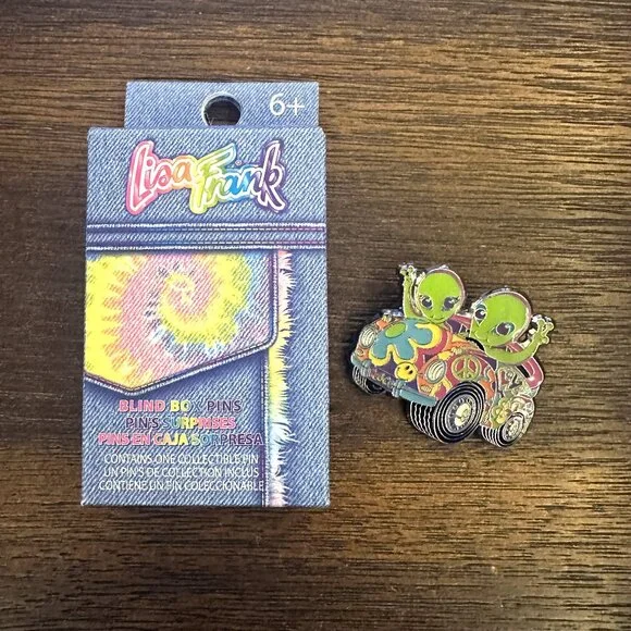 LISA FRANK x LOUNGEFLY Zoomer & Zorbit Aliens Car Enamel Pin Peace Space Love - Picture 1 of 4